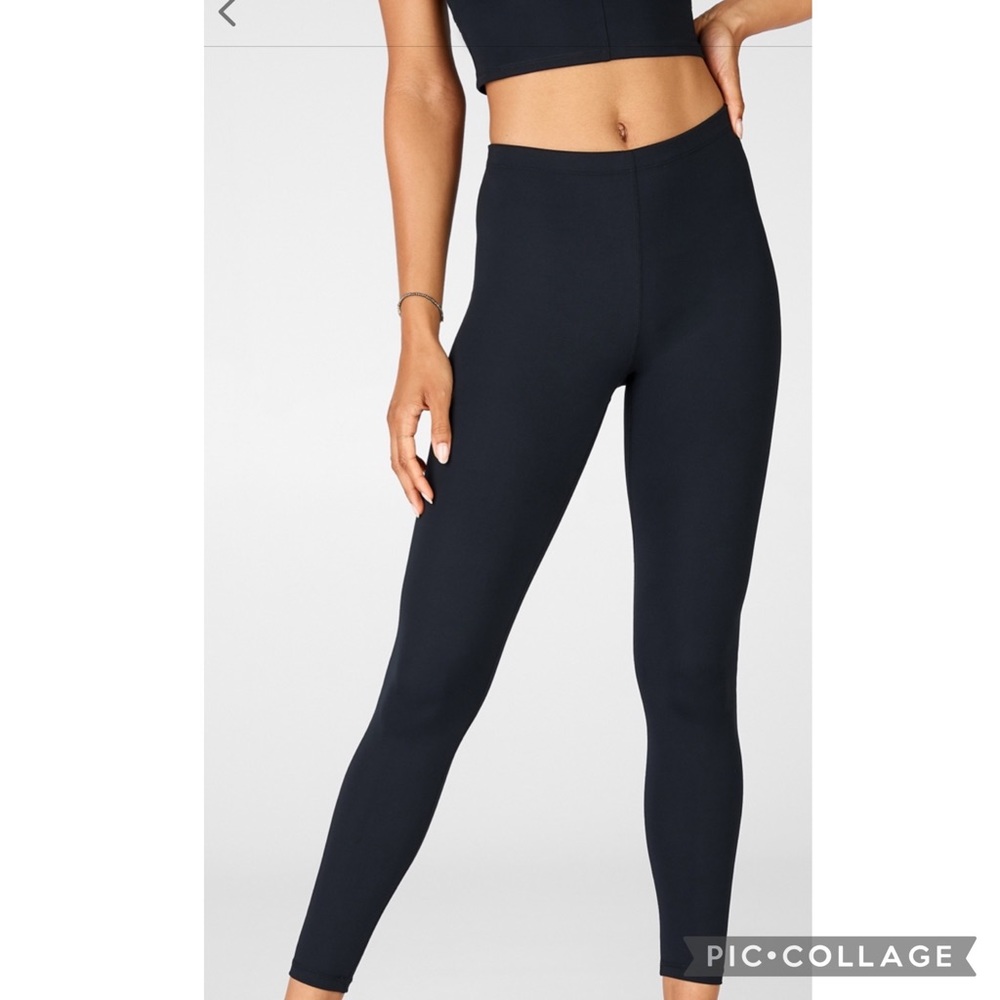 Fabletics NWT High Waisted Ultra Luxe Ruffled Leggings Small